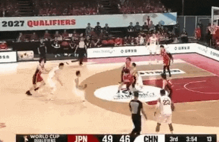 开云-2中2！天降神兵！中国男篮第一关键先生